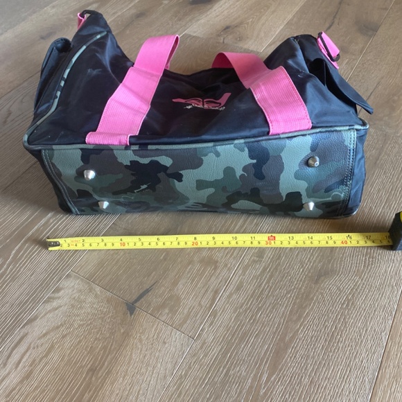 Roxy Duffle Tote Carryall - Picture 8 of 10